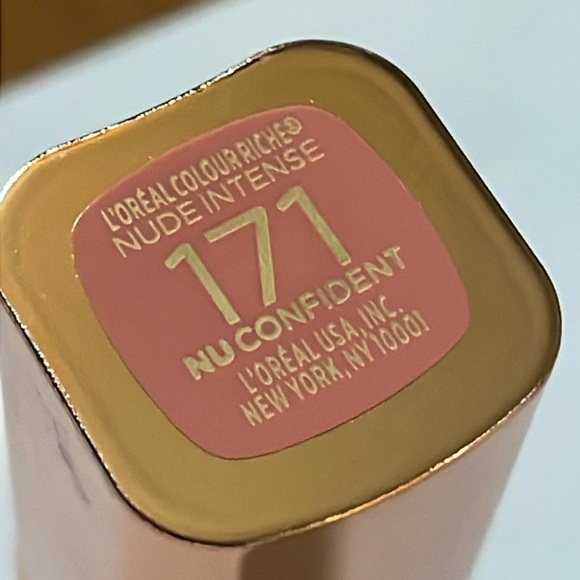 L;Oreal Colour Riche lipstick 171 NU CONFIDENT - Picture 2 of 8